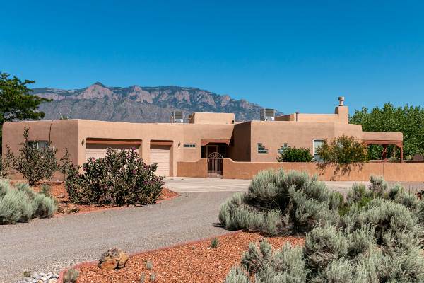 New Mexico Homes And Lifestyles   SW Styled Home 2 